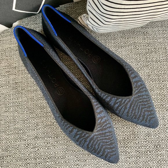 ❌SOLD❌ NEW Rothy’s Night Metallic Zebra Points - Picture 2 of 6